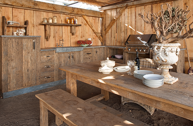 Oud eiken keuken van onbehandeld eiken hout gebr. de ruiter