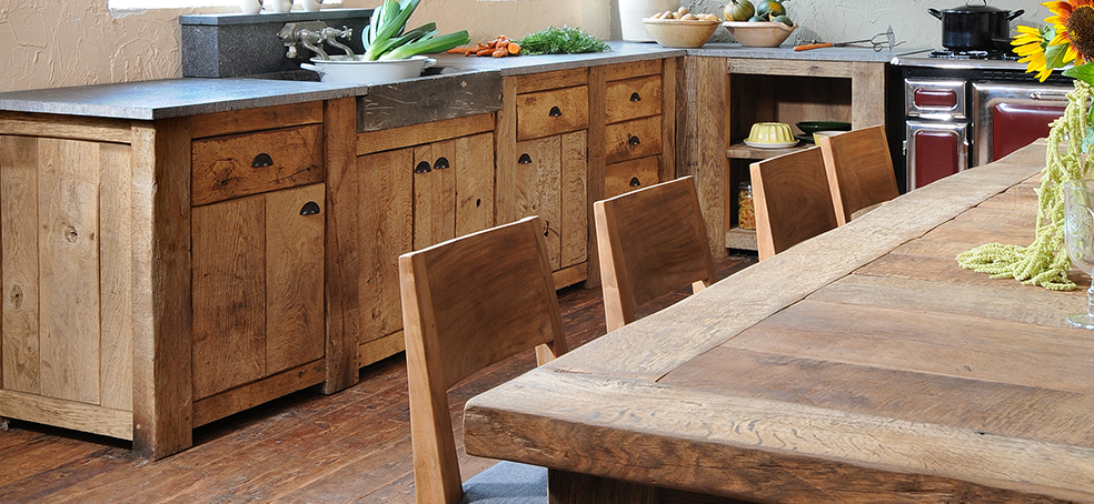 Oud eiken keuken van onbehandeld eiken hout gebr. de ruiter