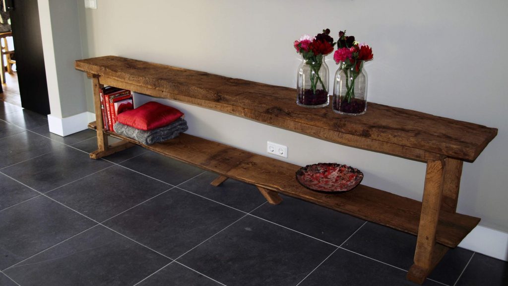 Oud eiken sidetable van natuurlijk eiken hout Gebr. de Ruiter