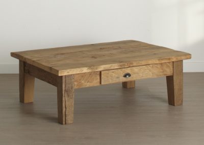 Oud eiken salontafel met lade